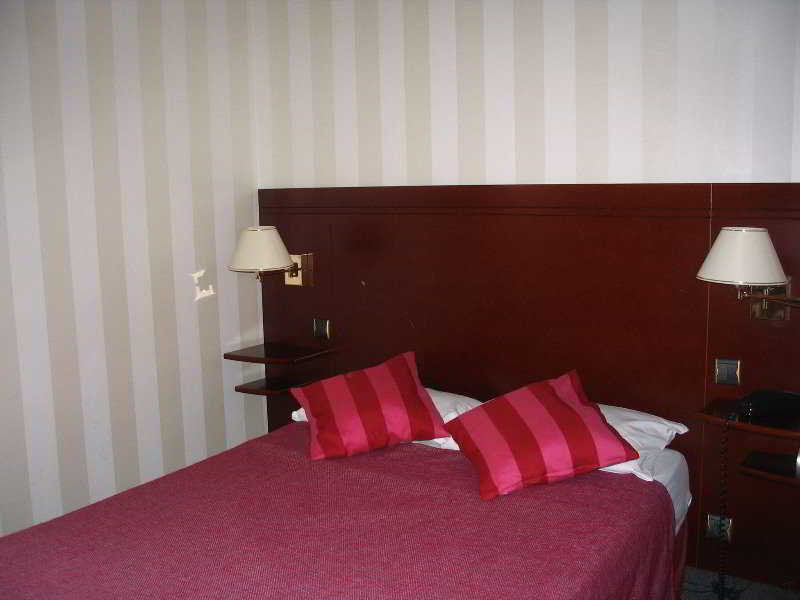 Hotel Espace Champerret Левалоа-Пере Екстериор снимка
